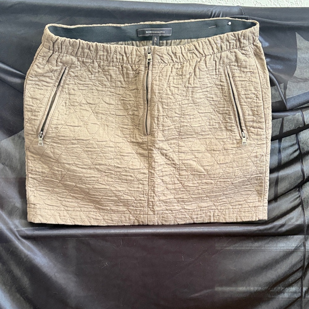 BCBG olive Quilted Mini Skirt with Zipper Pockets small